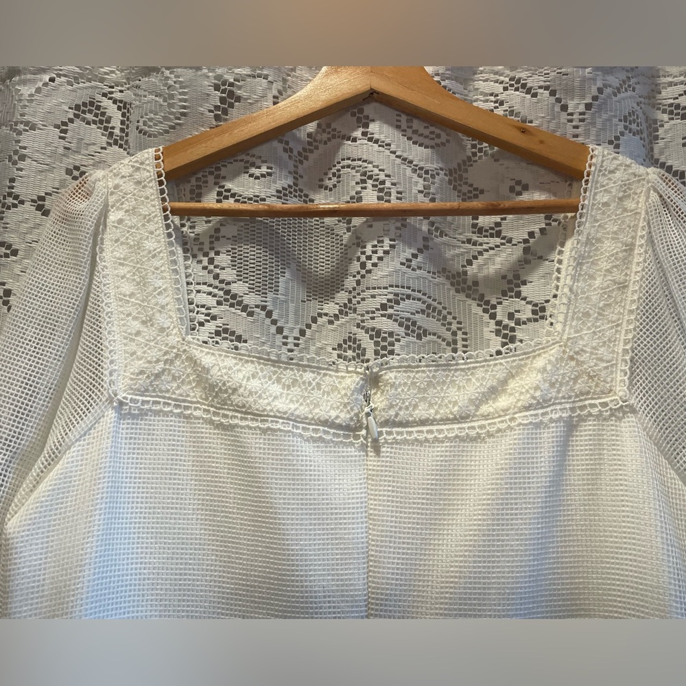 BCBG MAX AZRIA Ladies Dress Minna Mesh Off White Mini Lace Trim Pristine NWT!!! - Picture 16 of 16